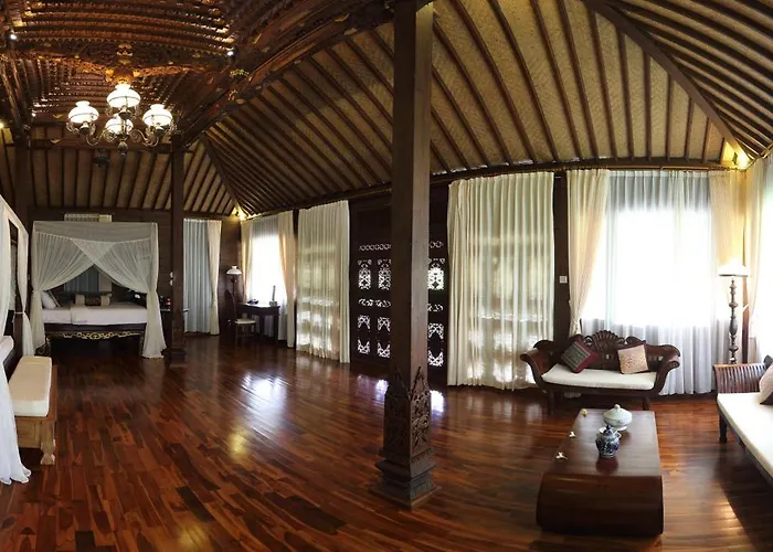 Shanti Natural Panorama View Hotel Singaraja